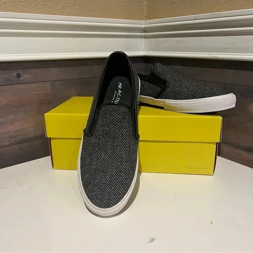 Kenneth Cole Reaction Salt-N-Pepper Grey Chevron Herringbone Slip Ons NWT 7.5 - Picture 3 of 6